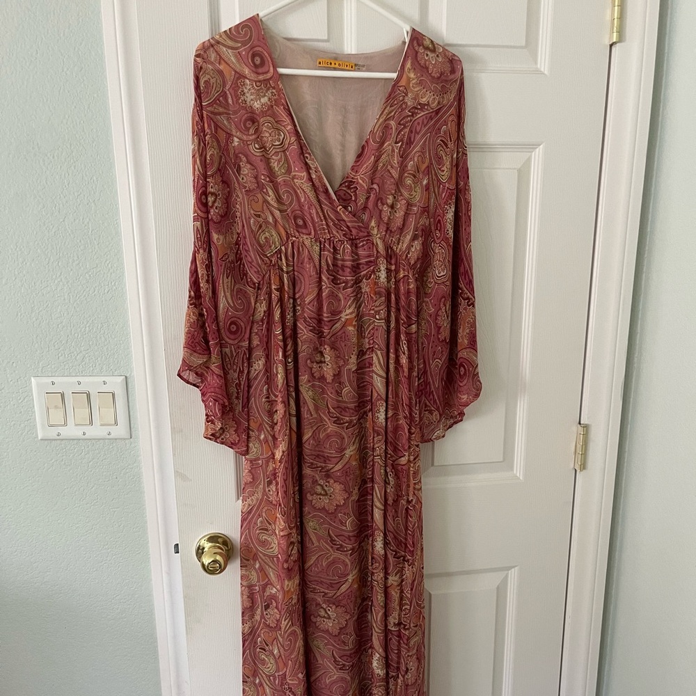 Alice + Olivia 100% silk paisley boho maxi dress S